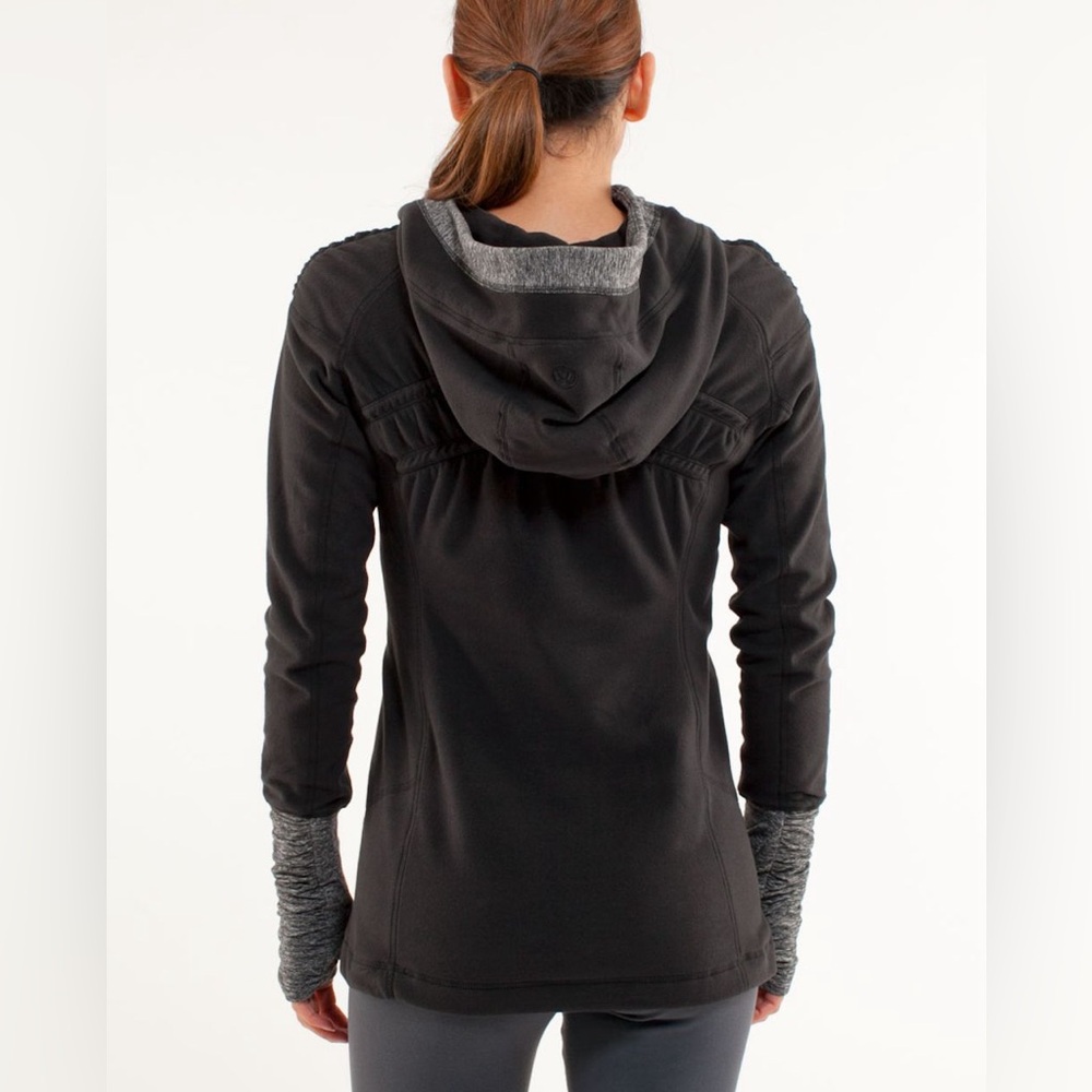 Lululemon Apres Run Pullover black size 6